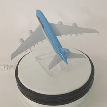 Load and play video in Gallery viewer, KOREAN AIR Airbus A380 HL7612 Airplane 16cm DieCast Plane Model
