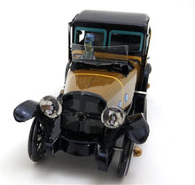 Load image into Gallery viewer, MS806 Vintage Green Old Fashioned Car Retro Clockwork Wind Up Tin Toy Collectible
