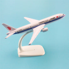 Load image into Gallery viewer, AIR CHINA Boeing 777 B-2066 Airplane 16cm Diecast Plane Model
