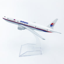 Load image into Gallery viewer, Malaysia Airlines Boeing 777 Airplane 16cm Diecast Plane Model
