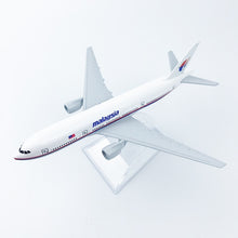 Load image into Gallery viewer, Malaysia Airlines Boeing 777 Airplane 16cm Diecast Plane Model
