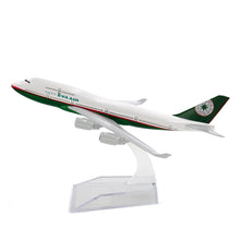 Load image into Gallery viewer, EVA Air Taiwan Boeing 747 Airplane 16cm Diecast Plane Model
