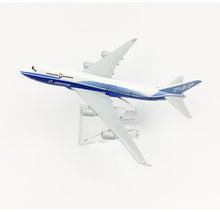 Load image into Gallery viewer, Boeing 747 House Color Airplane 16cm DieCast Plane Model
