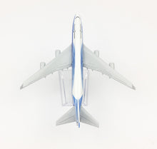 Load image into Gallery viewer, Boeing 747 House Color Airplane 16cm DieCast Plane Model
