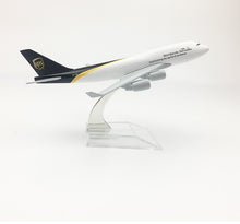 Load image into Gallery viewer, UPS Courier Cargo Boeing 747 Airplane 16cm Diecast Plane Model
