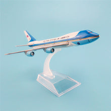 Load image into Gallery viewer, United States Air Force Boeing 747 Airplane 16cm Diecast Plane Model
