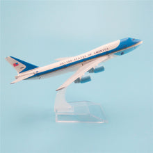 Load image into Gallery viewer, United States Air Force Boeing 747 Airplane 16cm Diecast Plane Model
