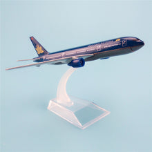 Load image into Gallery viewer, Vietnam Airlines Boeing 777 Airplane 16cm Diecast Plane Model
