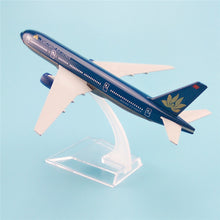 Load image into Gallery viewer, Vietnam Airlines Boeing 777 Airplane 16cm Diecast Plane Model
