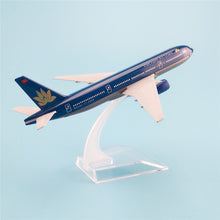 Load image into Gallery viewer, Vietnam Airlines Boeing 777 Airplane 16cm Diecast Plane Model
