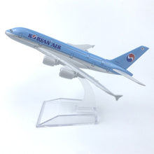 Load image into Gallery viewer, KOREAN AIR Airbus A380 HL7612 Airplane 16cm DieCast Plane Model
