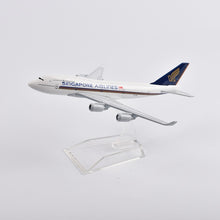 Load image into Gallery viewer, Singapore Airlines Airbus A350 9V-SMA Airplane 16cm DieCast Plane Model
