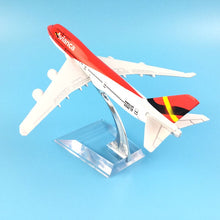 Load image into Gallery viewer, Avianca Colombia Airlines Boeing 747 Airplane 16cm Diecast Plane Model
