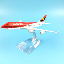 Load image into Gallery viewer, Avianca Colombia Airlines Boeing 747 Airplane 16cm Diecast Plane Model
