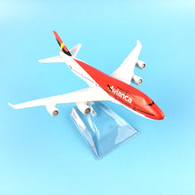 Load image into Gallery viewer, Avianca Colombia Airlines Boeing 747 Airplane 16cm Diecast Plane Model
