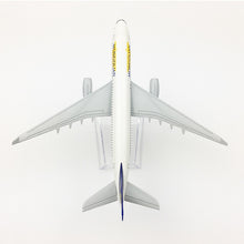 Load image into Gallery viewer, Mongolian Airlines Boeing 767 JU-1021 Airplane 16cm Diecast Plane Model
