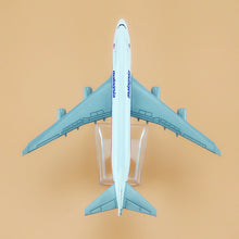 Load image into Gallery viewer, Malaysia Airlines Boeing 747 Airplane 16cm Diecast Plane Model
